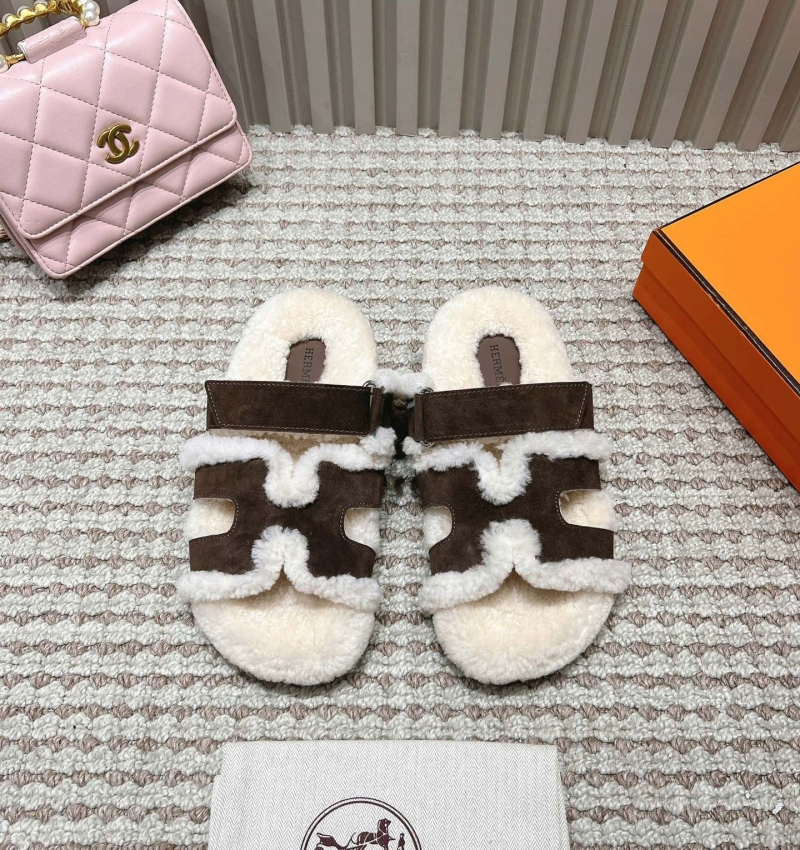 H**mes slippers